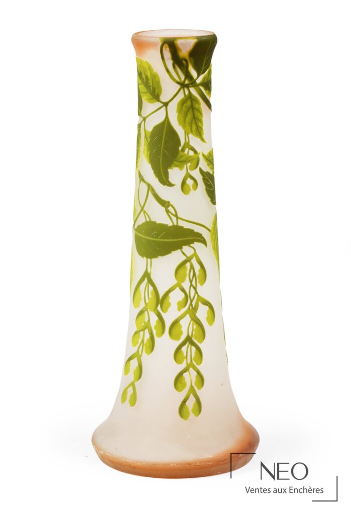 Vase tronconique Gallé en verre multicouches