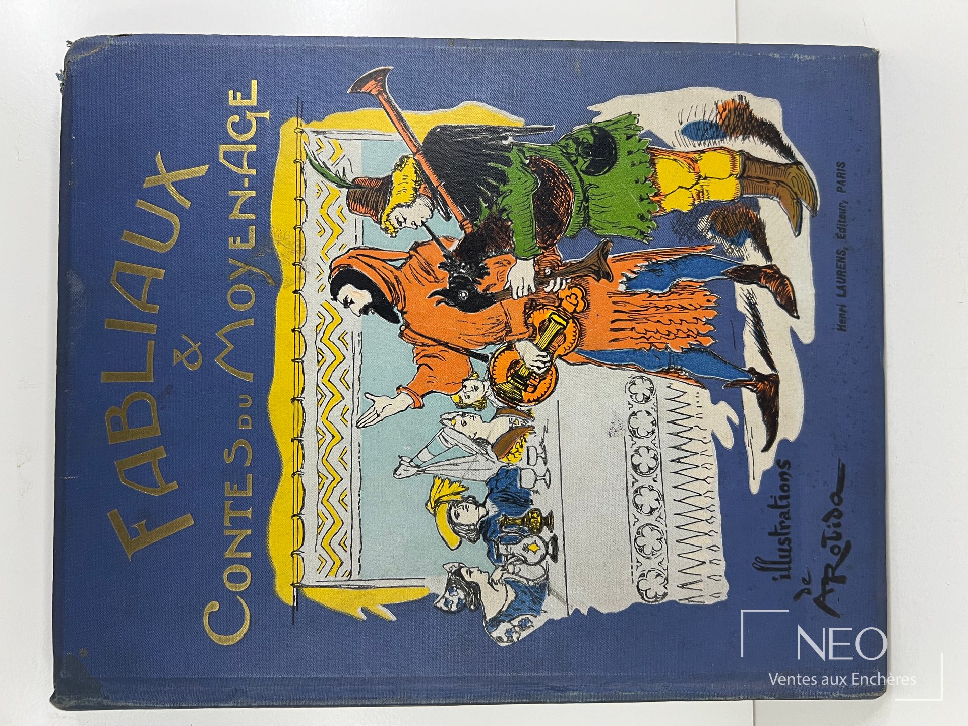 Couverture bleue illustrée du livre Fabliaux et contes du Moyen Age