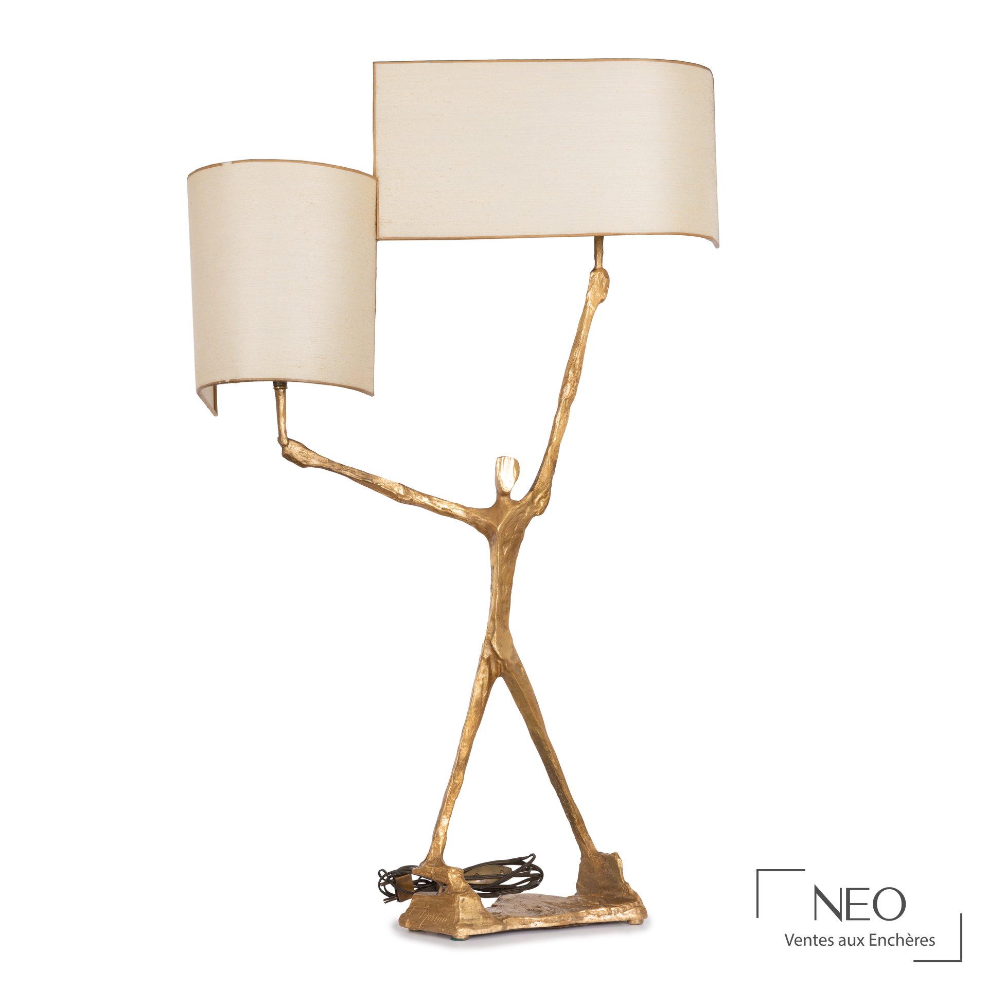 Pied de lampe en bronze doré à deux lumières