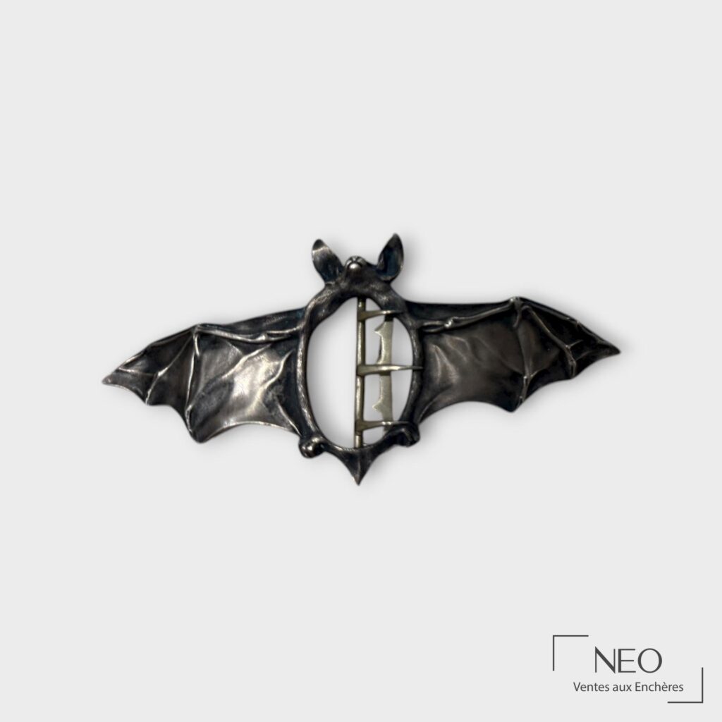 Boucle de ceinture en forme de chauve-souris en argent et métal argenté