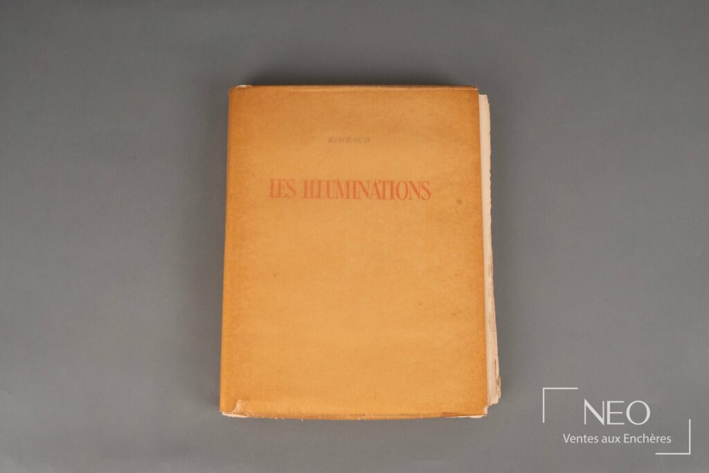 Couverture cartonnée beige de Les Illuminations