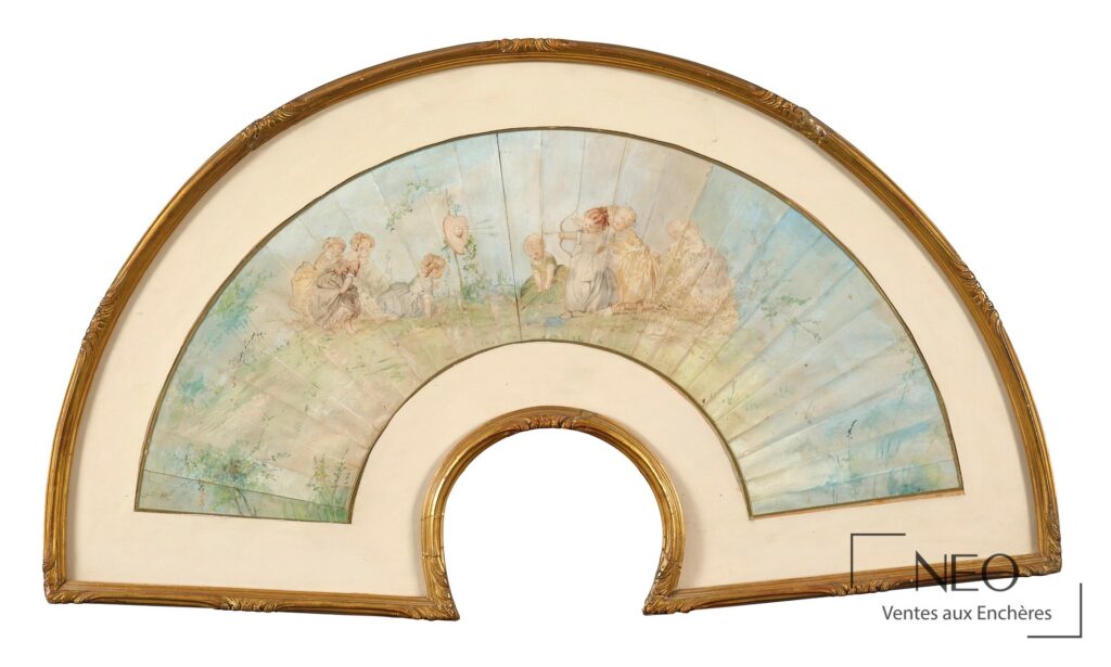 Projet d’éventail peint avec scène d’enfants jouant au tir à l'arc dans un encadrement semi-circulaire.