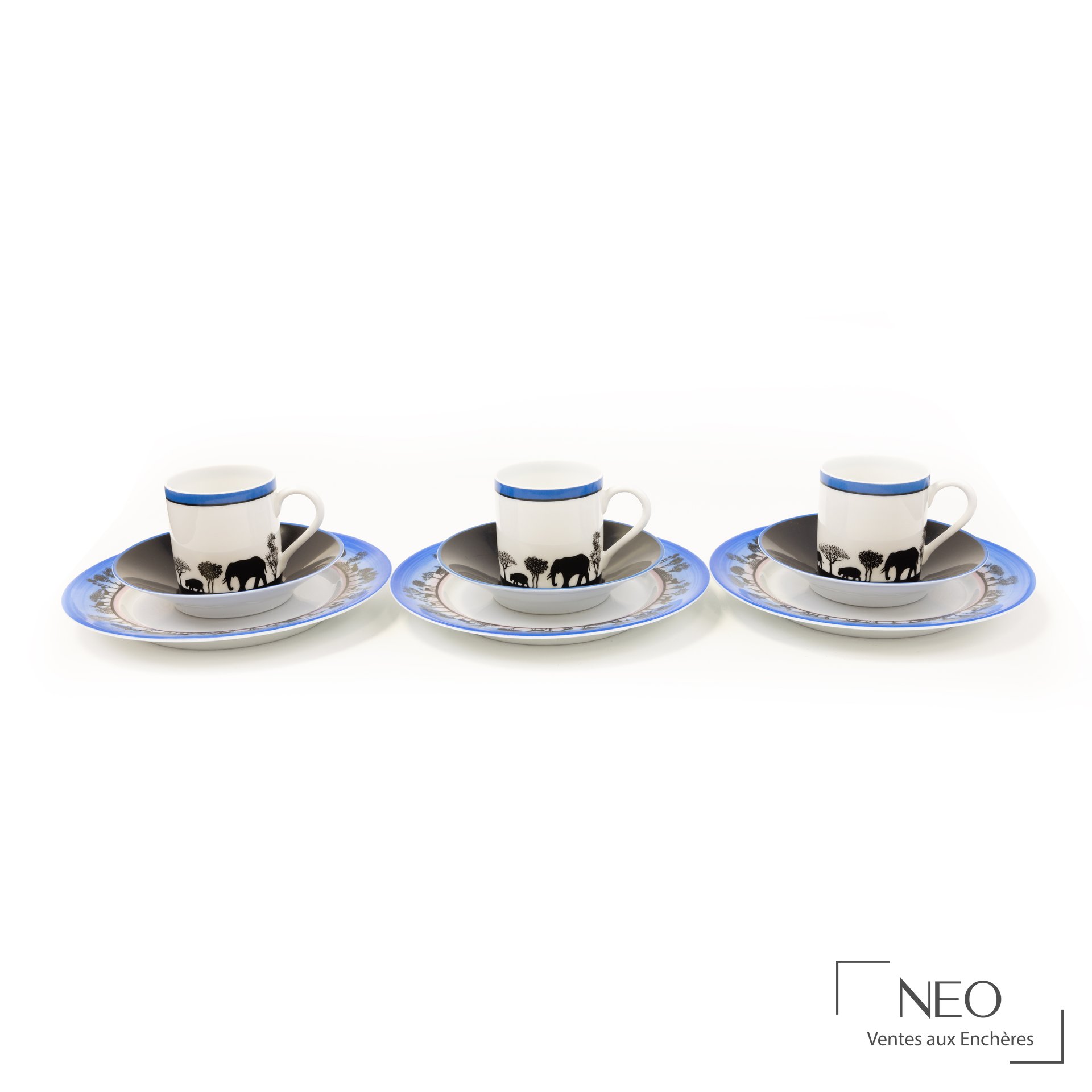 Partie de service à café en porcelaine avec trois tasses