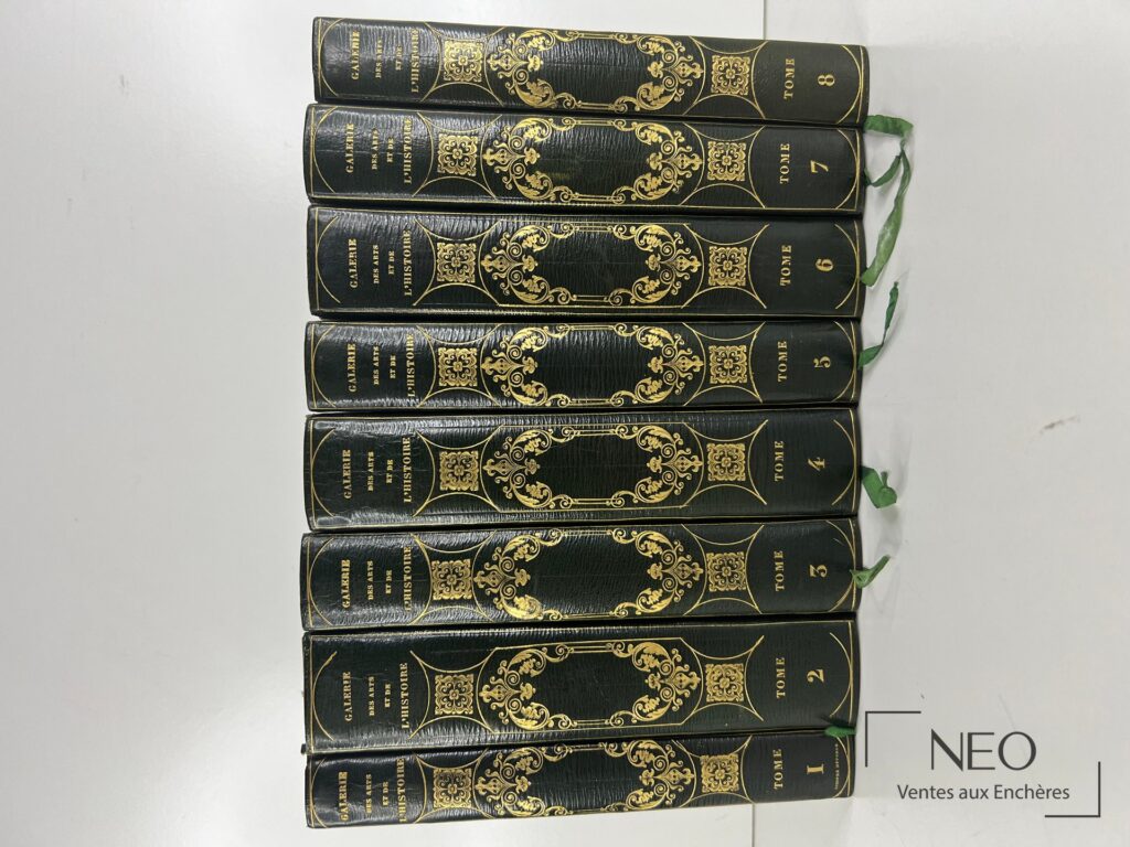 Huit volumes reliés en demi maroquin vert