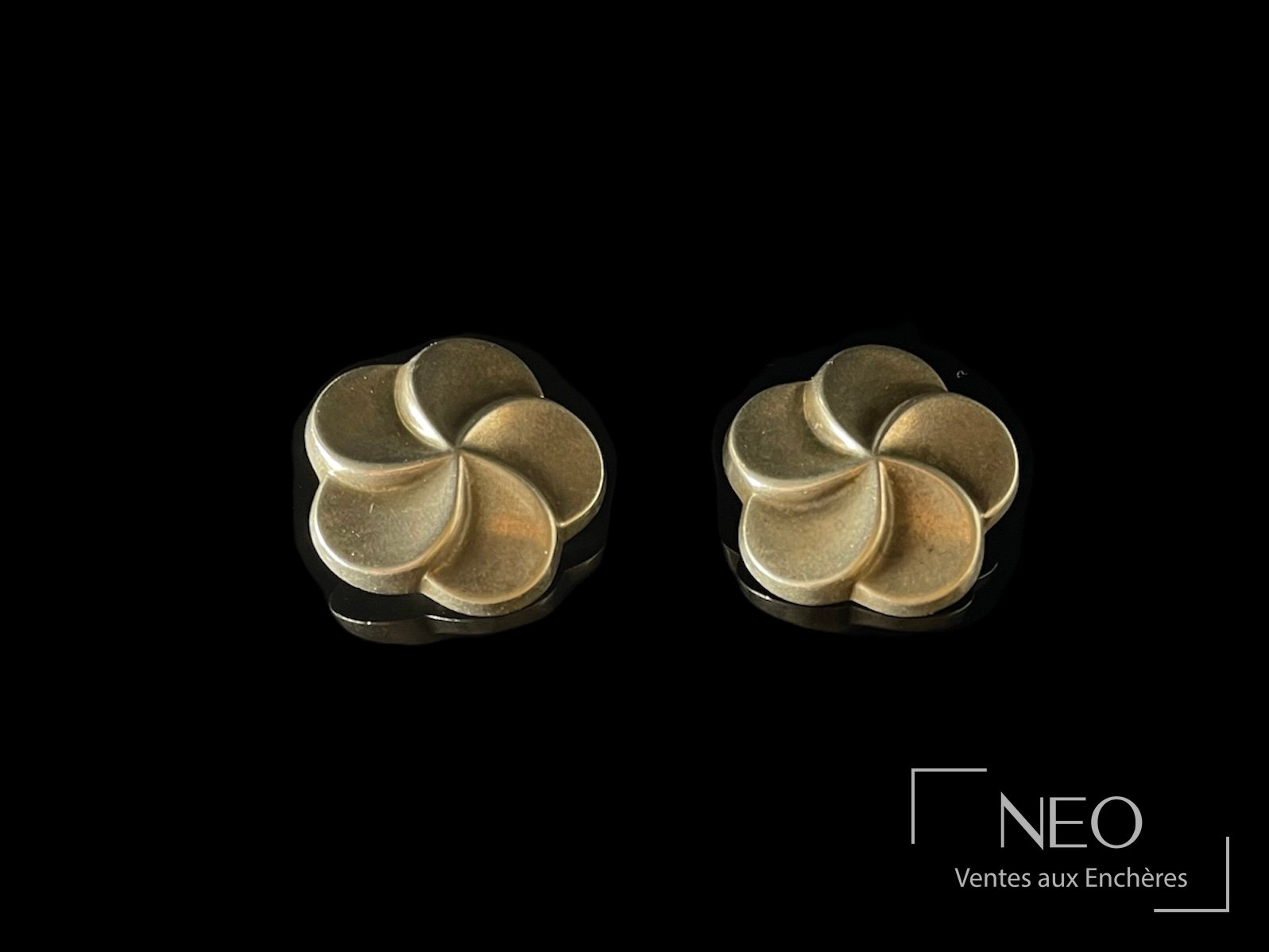 Paire de clips d’oreilles Georg Jensen en argent à décor floral stylisé