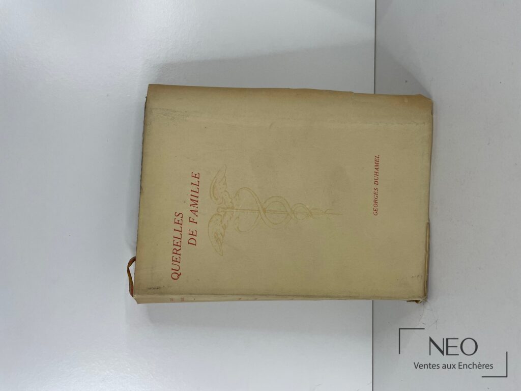 Couverture beige de Querelles de famille de Georges Duhamel