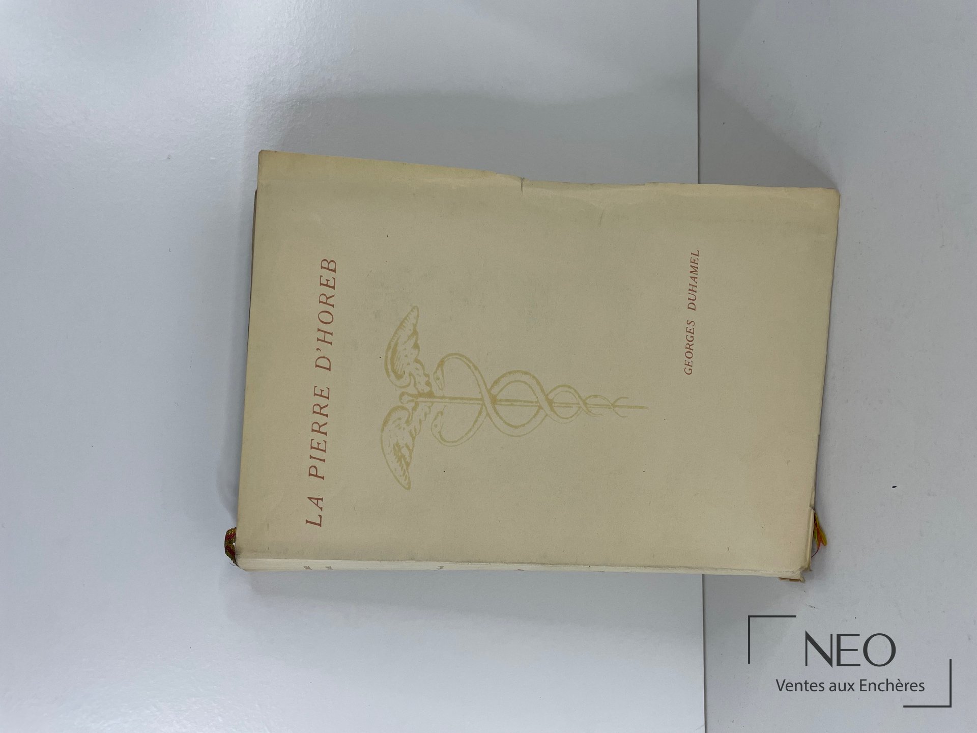 Couverture brochée beige de La pierre d’Horeb de Georges Duhamel