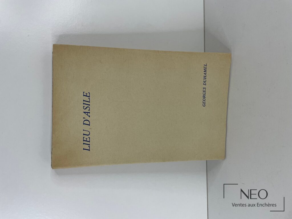 Couverture beige du livre Lieu d'asile de Georges Duhamel