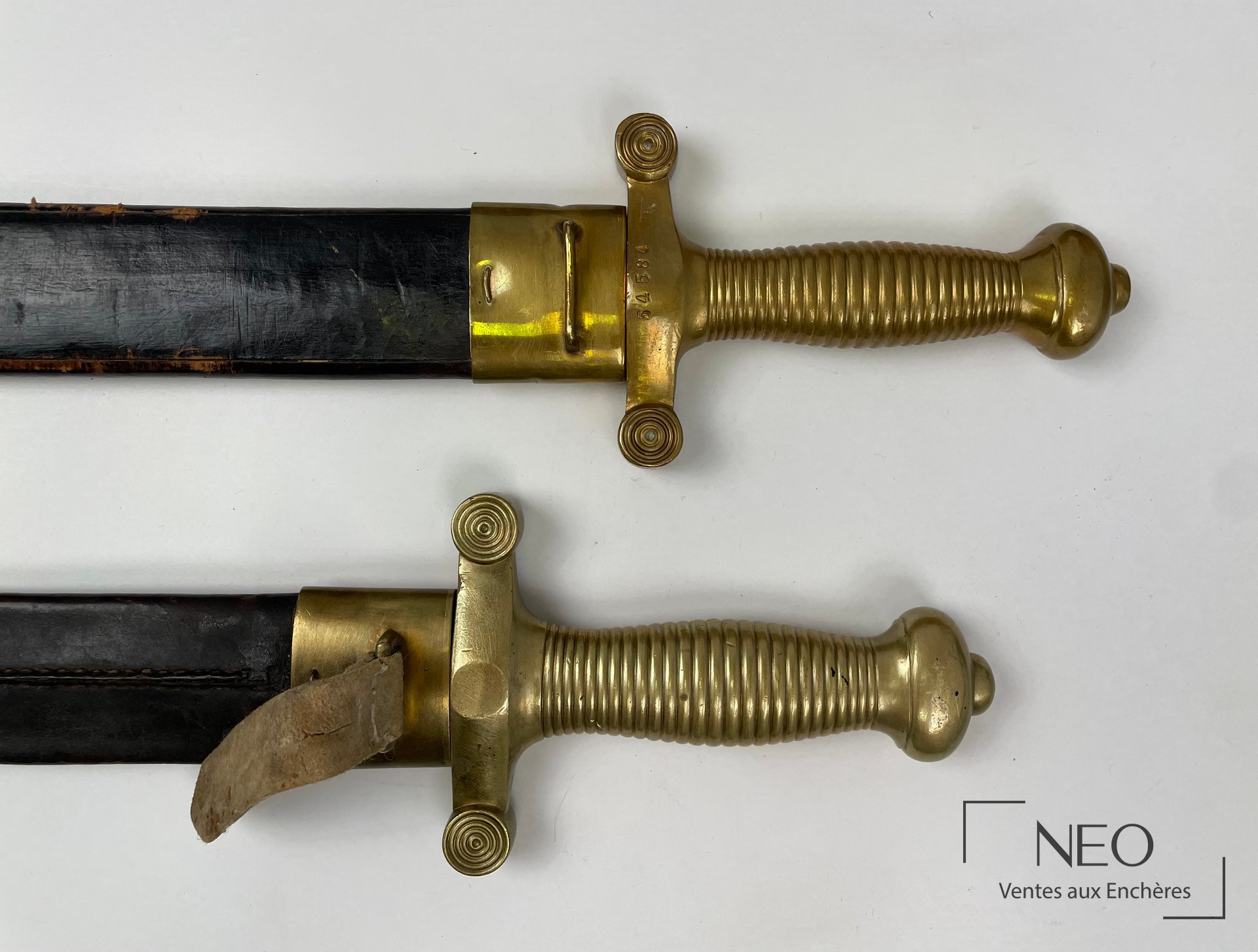 Deux glaives d’infanterie modèle 1831, lames signées