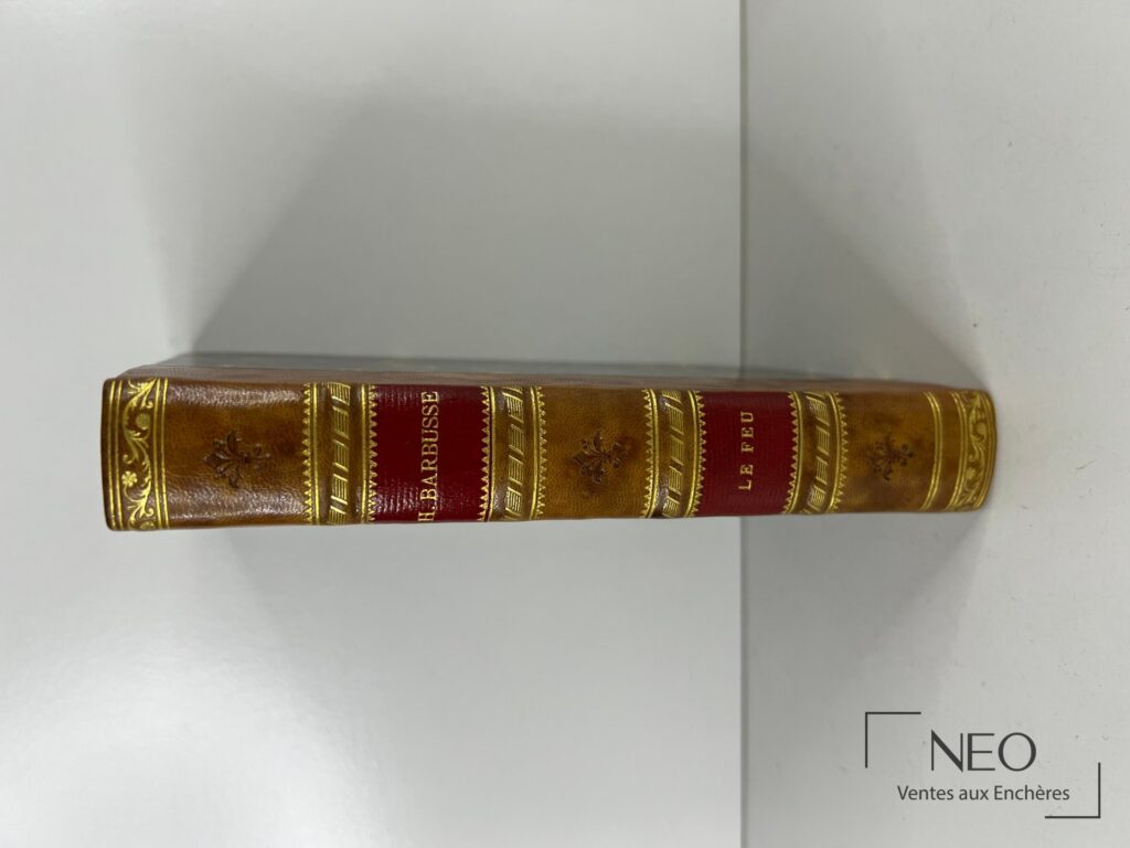 Dos d'un livre relié en demi basane