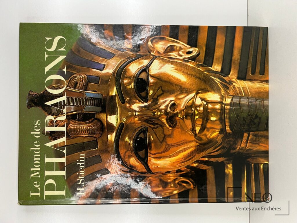 Couverture du livre Le Monde Des Pharaons de Henri Stierlin