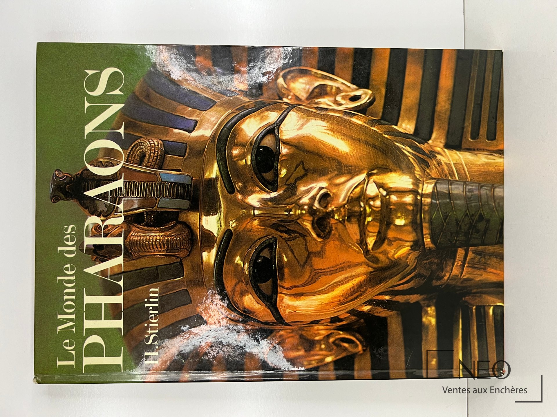 Couverture du livre Le Monde Des Pharaons de Henri Stierlin