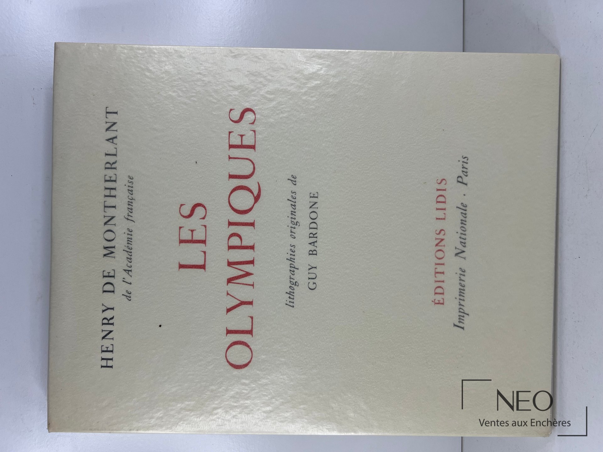 Couverture du livre Les olympiques de Henry de Montherlant avec titre en rouge et noir