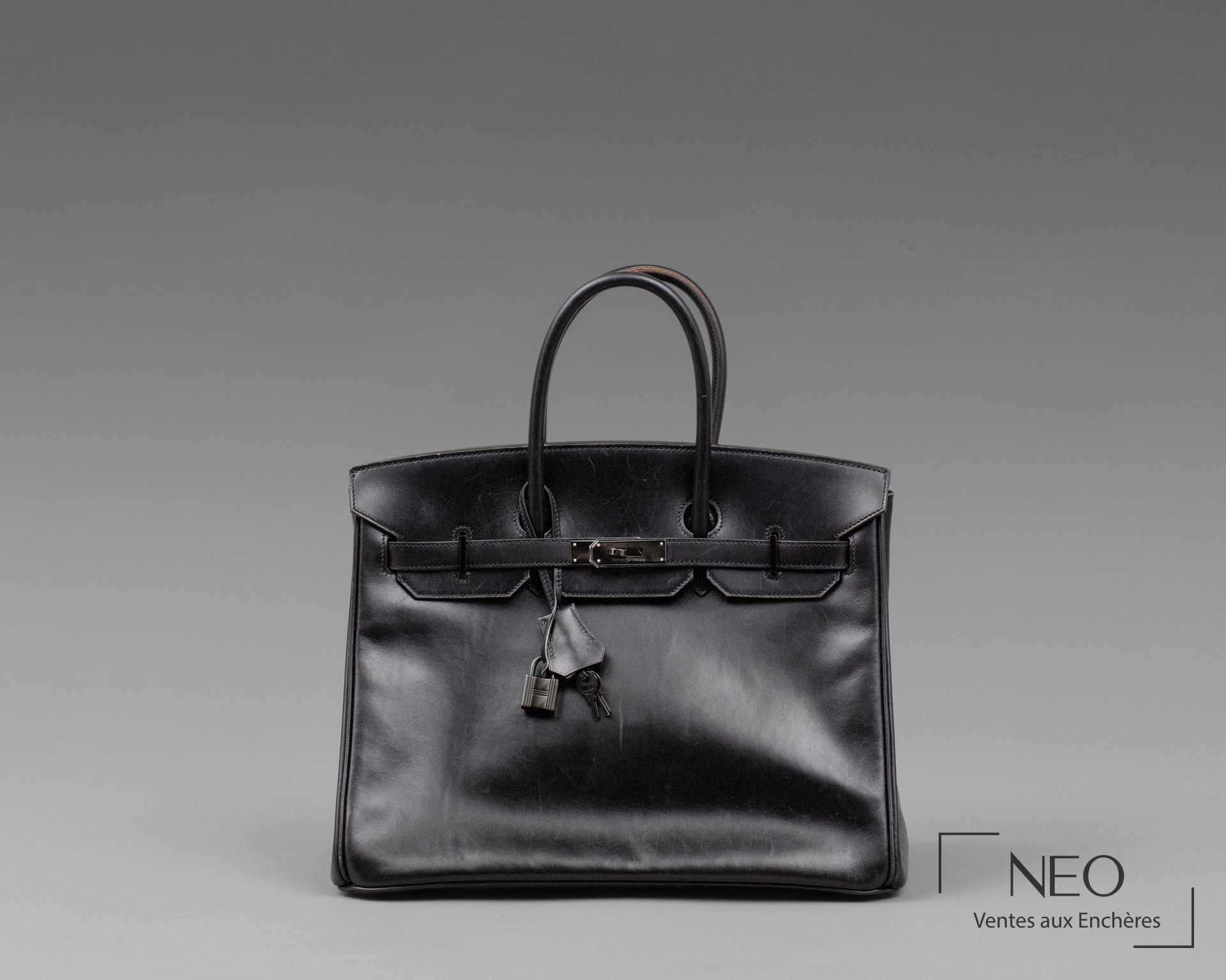 Sac Hermès Birkin So Black en veau box noir vu de face