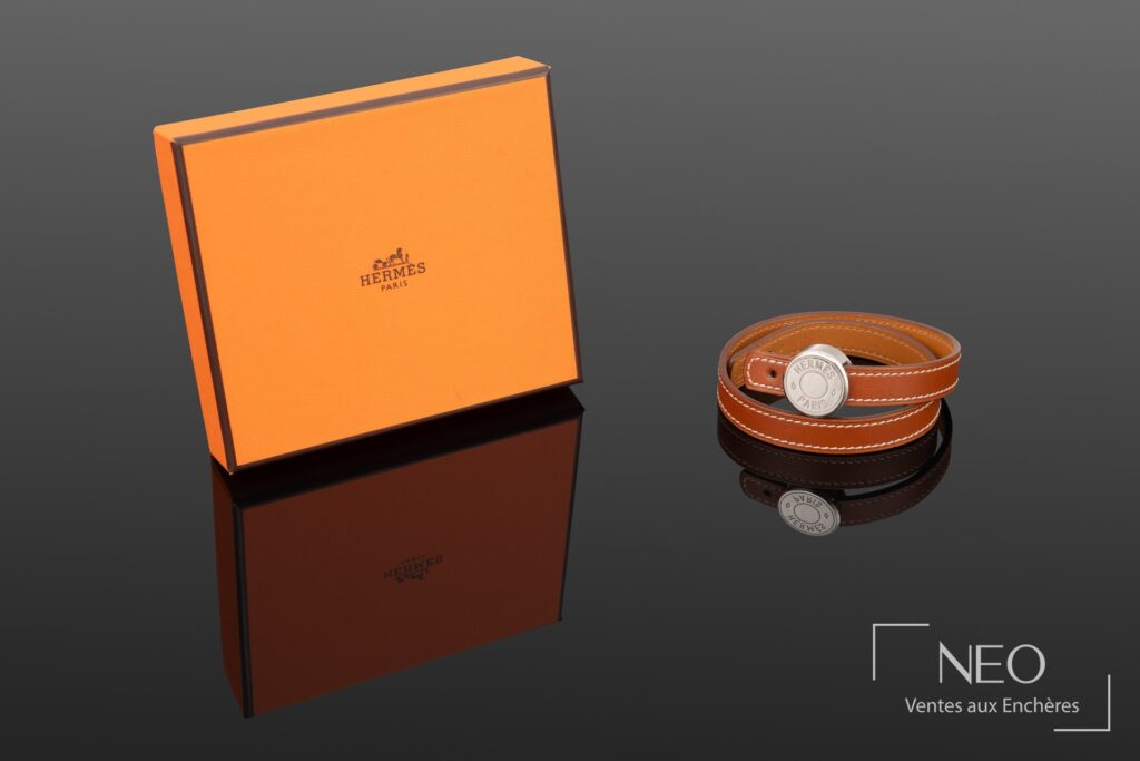 Bracelet HERMÈS double tour en cuir noisette avec boîte orange d'origine