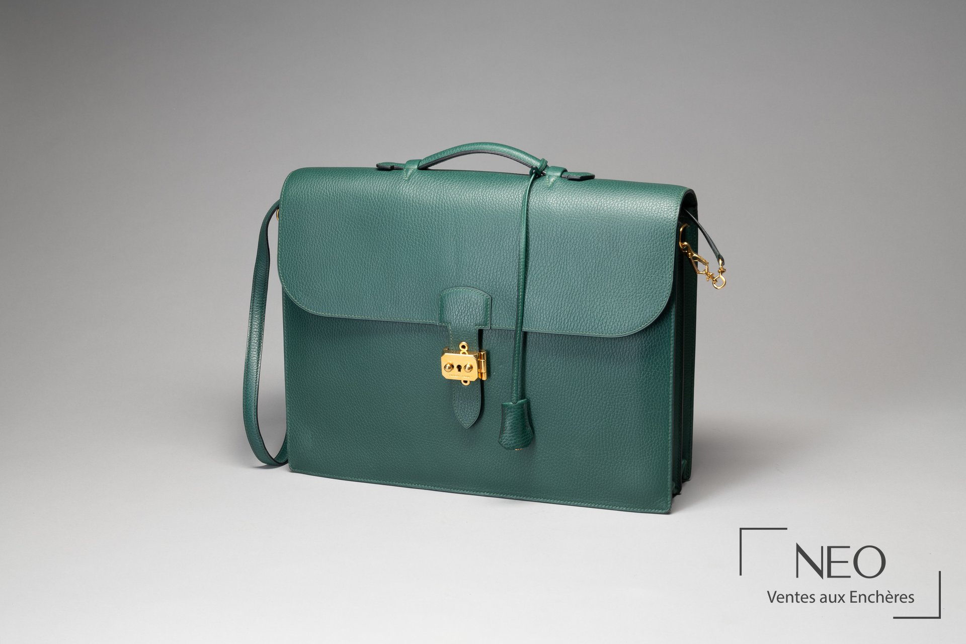 Sac à dépêches Hermès Paris vert avec fermoir doré et bandoulière