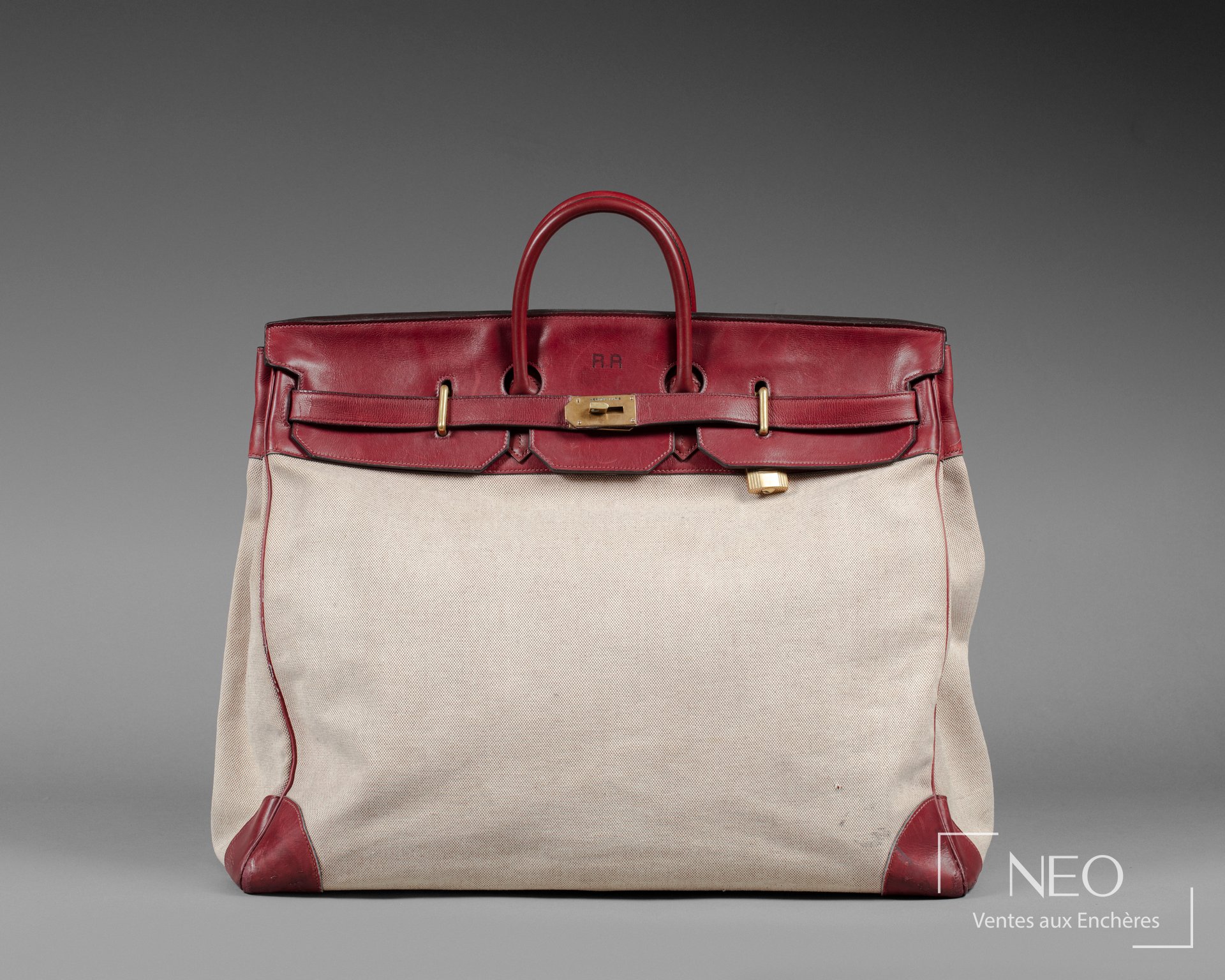 Sac HERMÈS haut à courroie en toile H beige et cuir bordeau