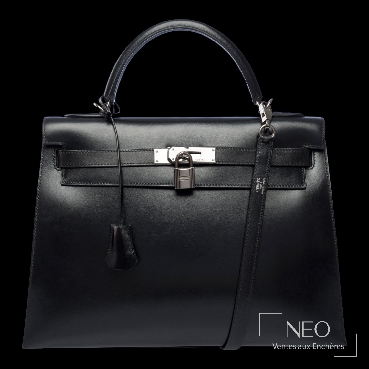 Sac Hermès Kelly Sellier noir vu de face