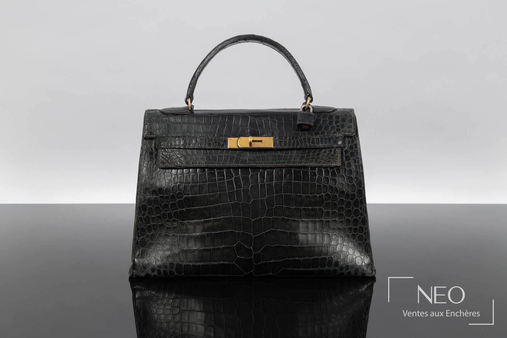 Hermès Sac Kelly sellier 32 cm en crocodile Porosus noir, circa 1960