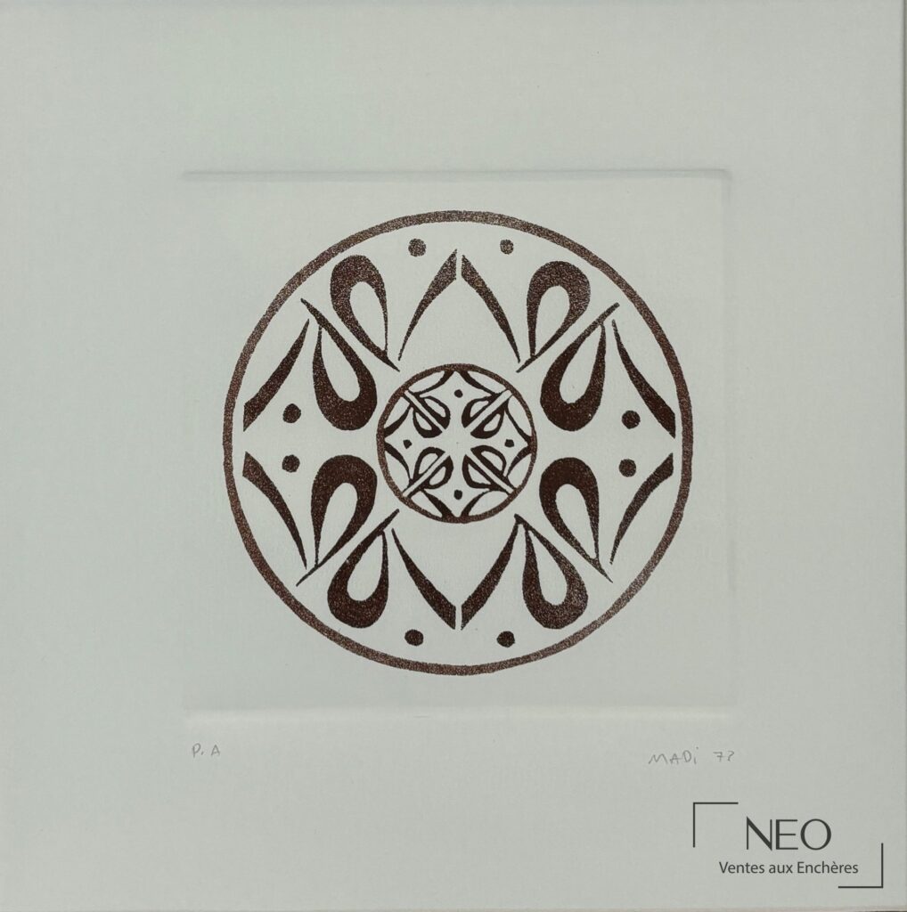 Composition circulaire calligraphique brune sur papier blanc