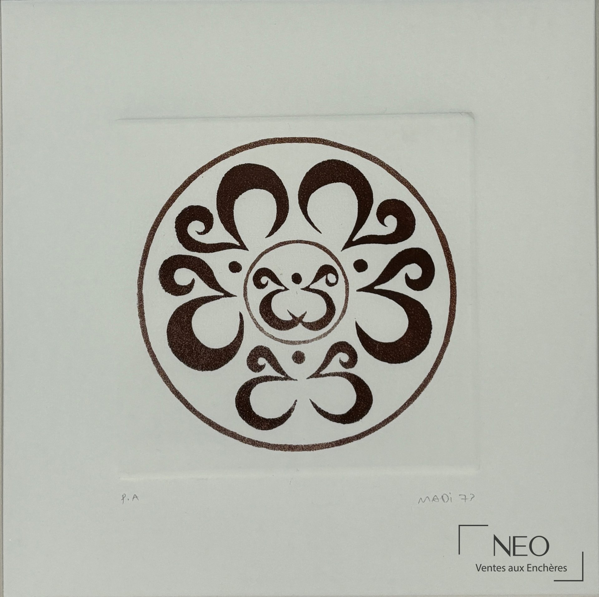 Aquatinte calligraphique de Hussein Madi avec motif circulaire brun sur papier