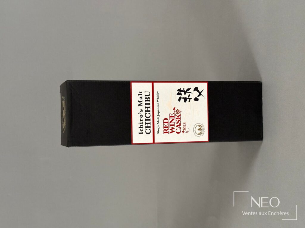 Étui noir Ichiro’s Malt Chichibu Red Wine Cask 2023 vu de face
