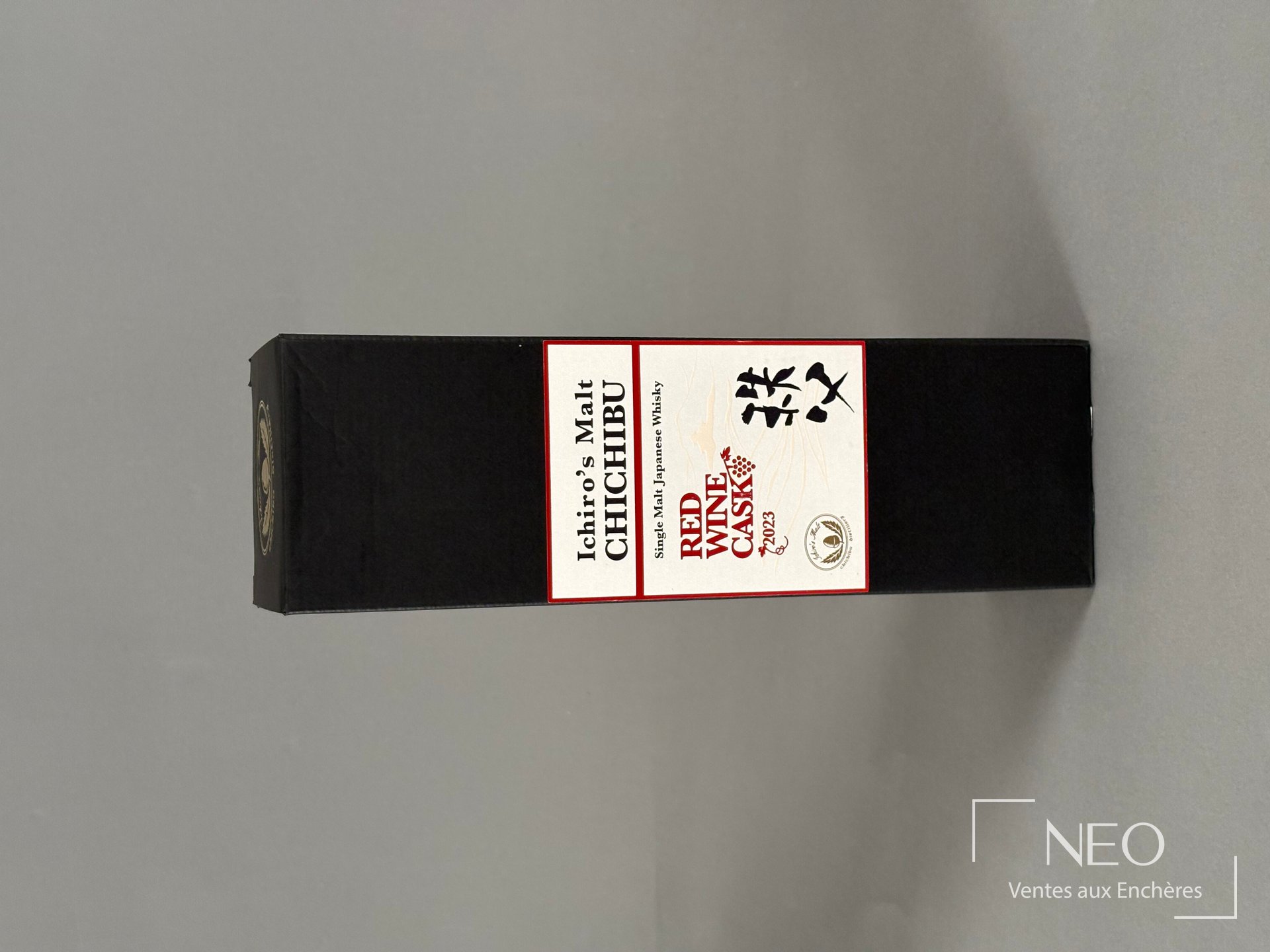 Étui noir Ichiro’s Malt Chichibu Red Wine Cask 2023 vu de face
