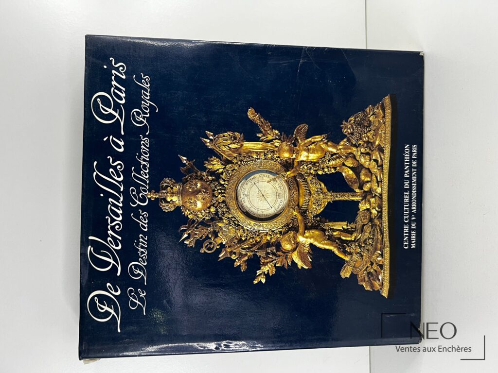 Couverture illustrée du livre De Versailles à Paris
