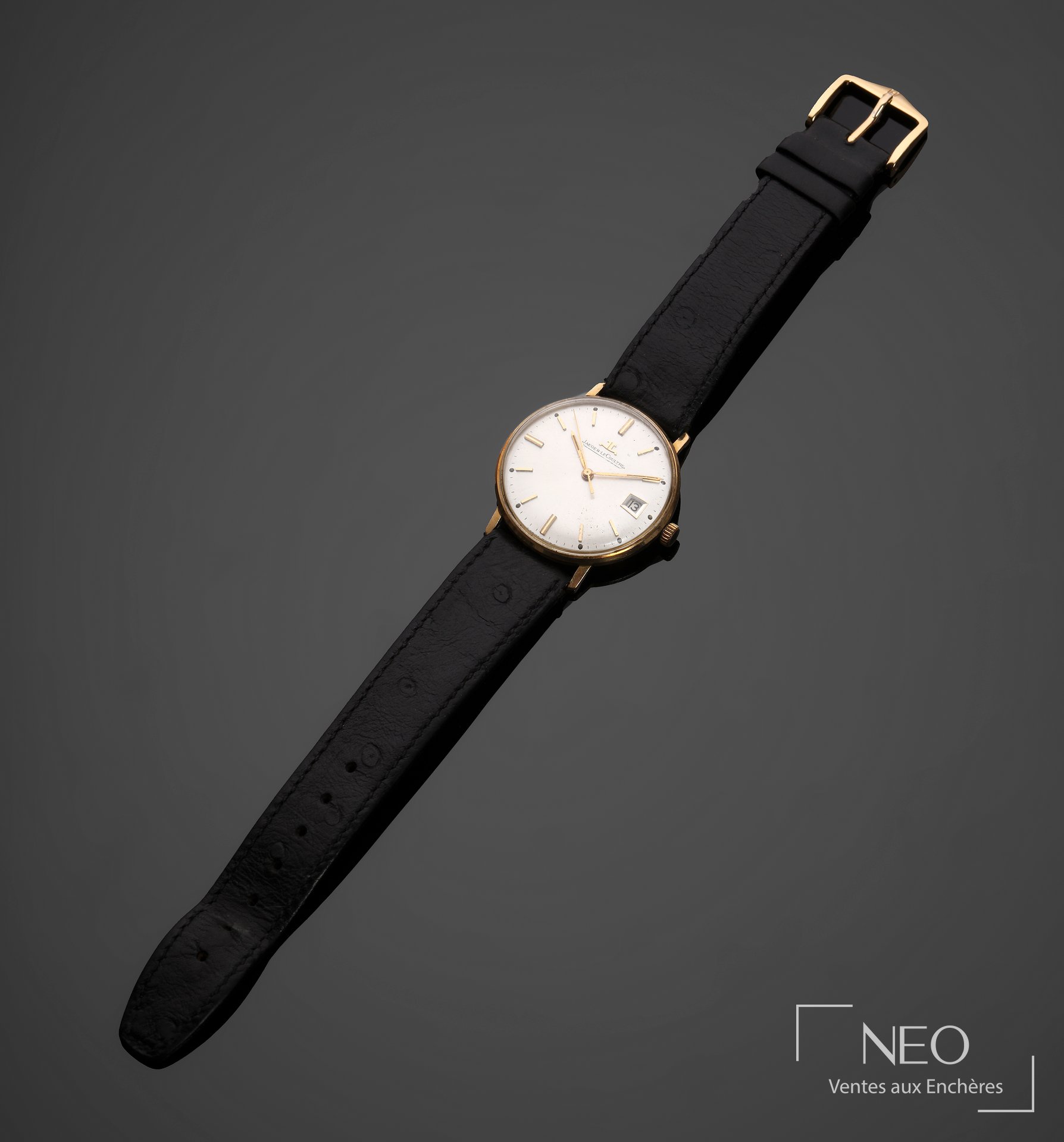 Montre bracelet Jaeger-LeCoultre en or jaune sur bracelet noir