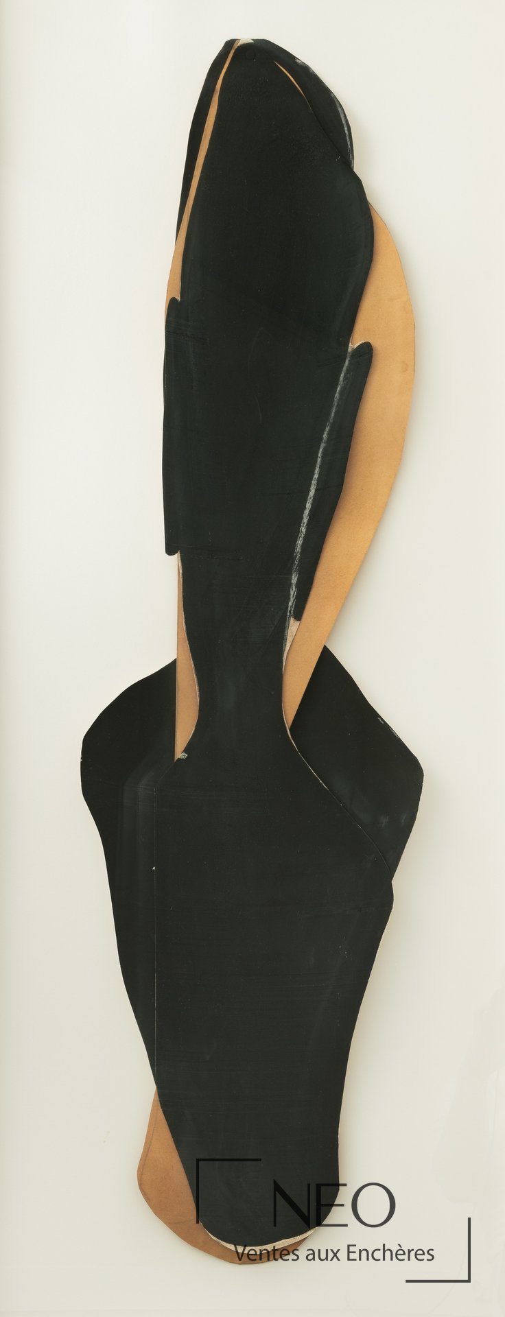 Composition abstraite verticale de Jean-Charles Blais en tons noirs et beige