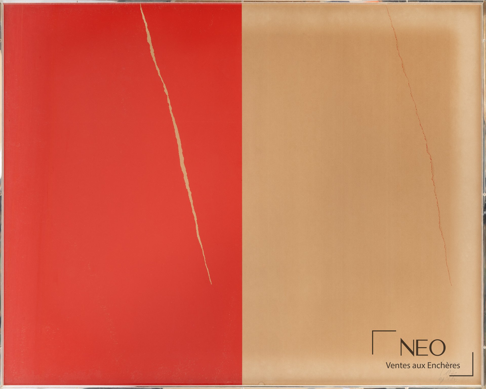 Composition abstraite en rouge et beige avec deux tracés verticaux clairs