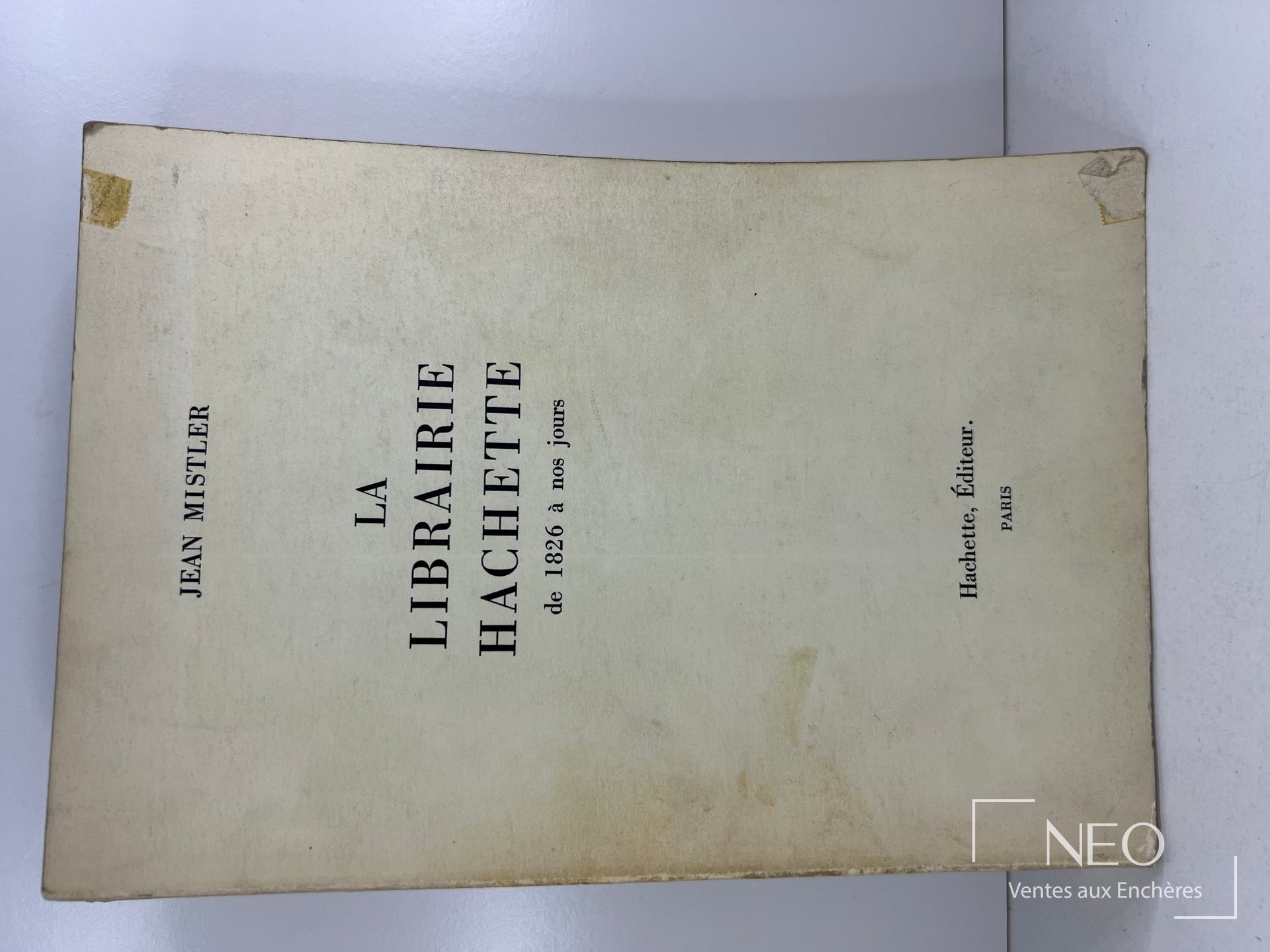 Couverture brochée de La Librairie Hachette de 1826 à nos jours