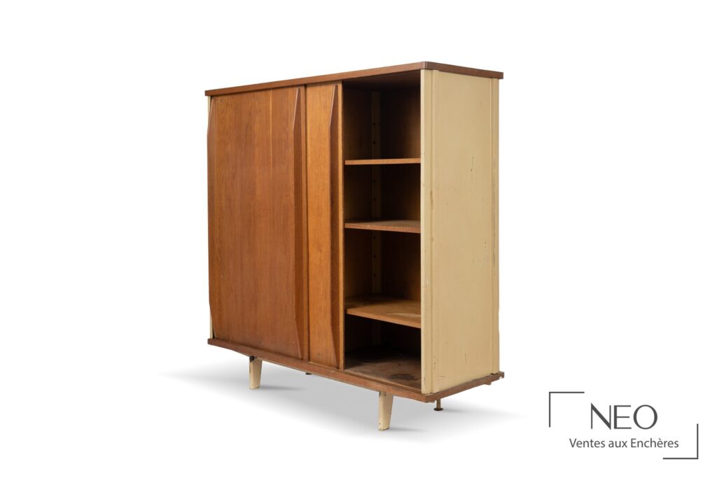 Armoire démontable Jean Prouvé en vue de face