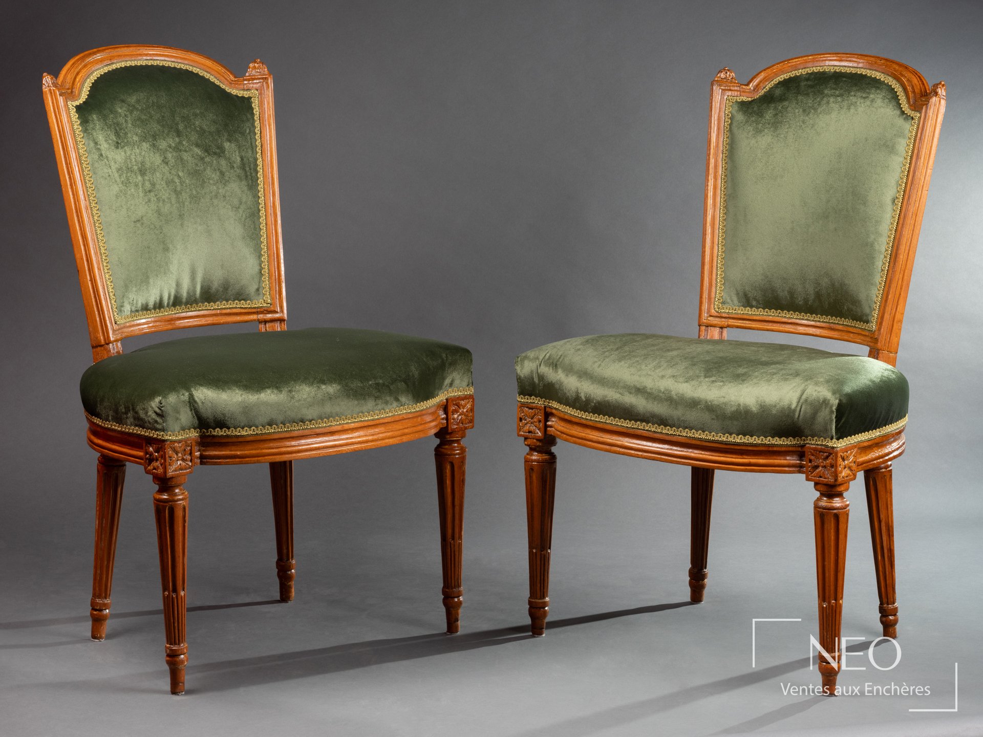 Jean-René Nadal dit l’Aîné, paire de chaises Louis XVI