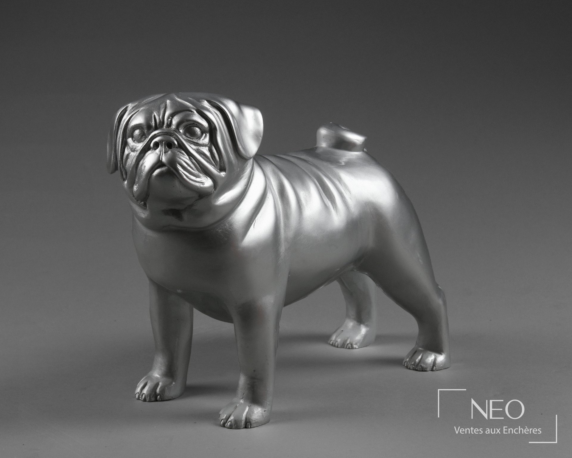 Sculpture de bulldog en bronze laqué argenté