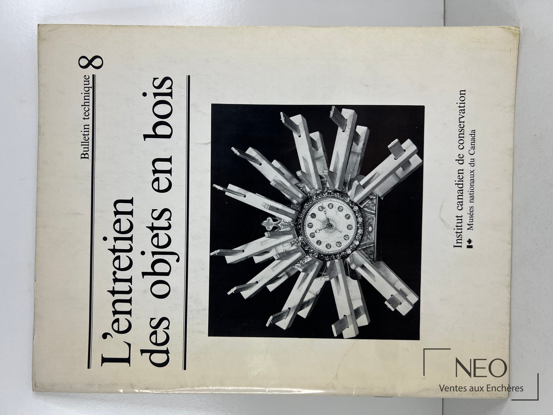 Couverture du bulletin technique L'entretien des objets en bois