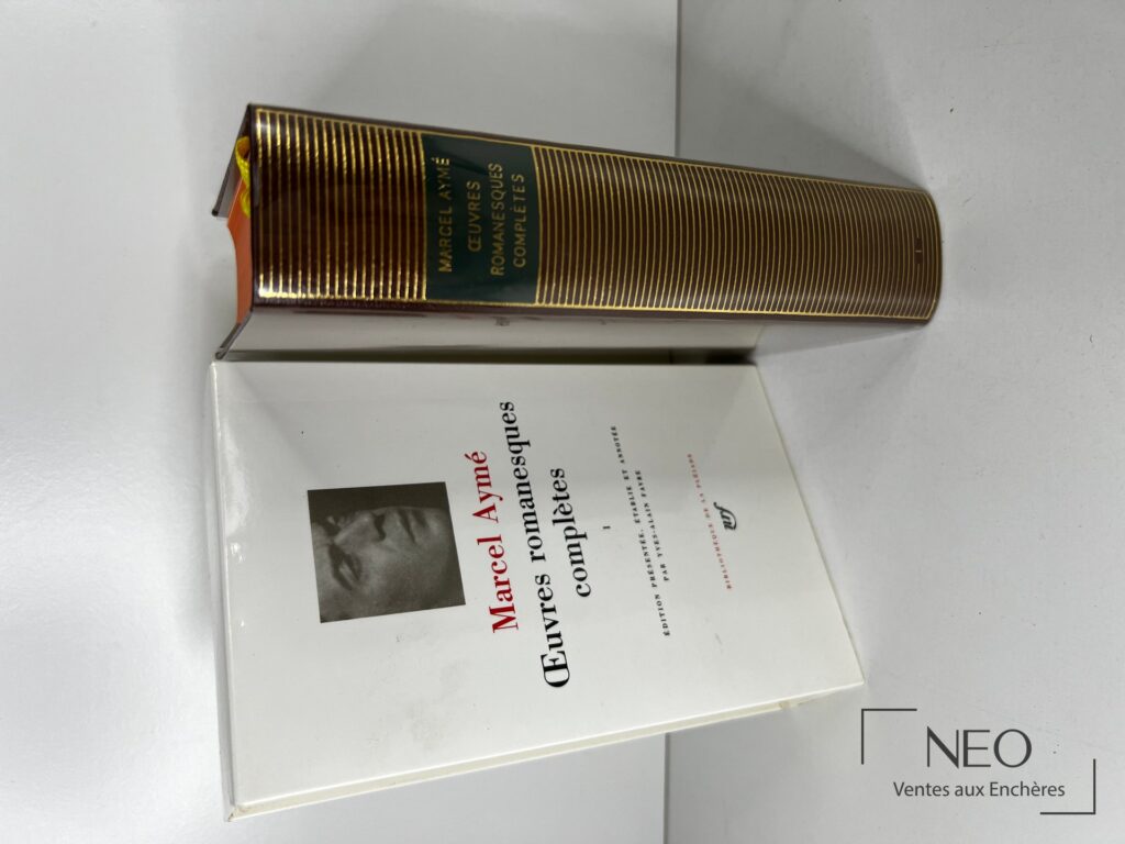 Deux volumes de la Bibliothèque de la Pléiade