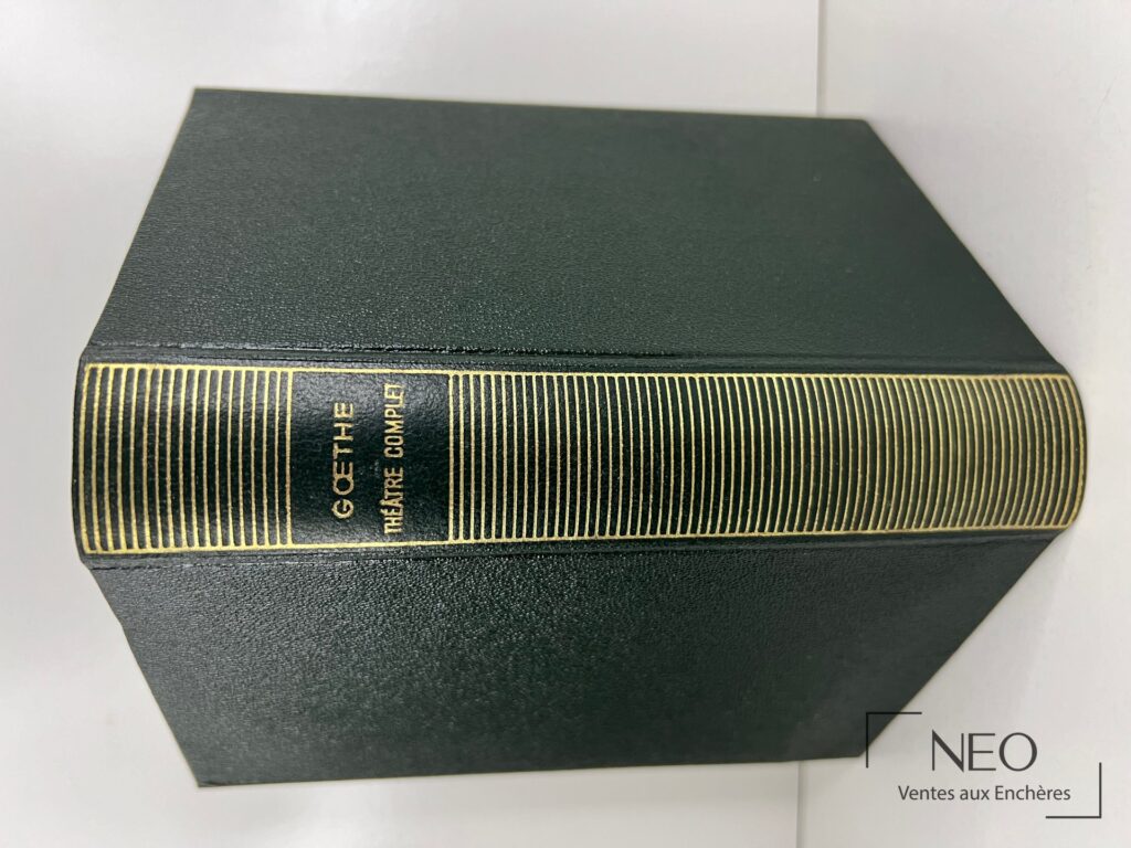 Volume La Pléiade Goethe en cartonnage noir