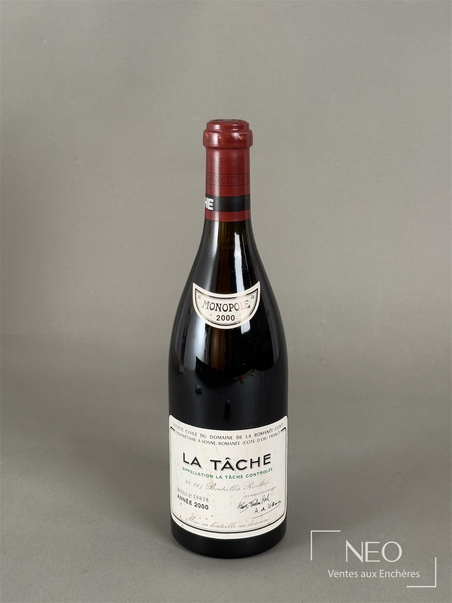 Bouteille de La Tâche Grand Cru 2000 du Domaine de la Romanée-Conti