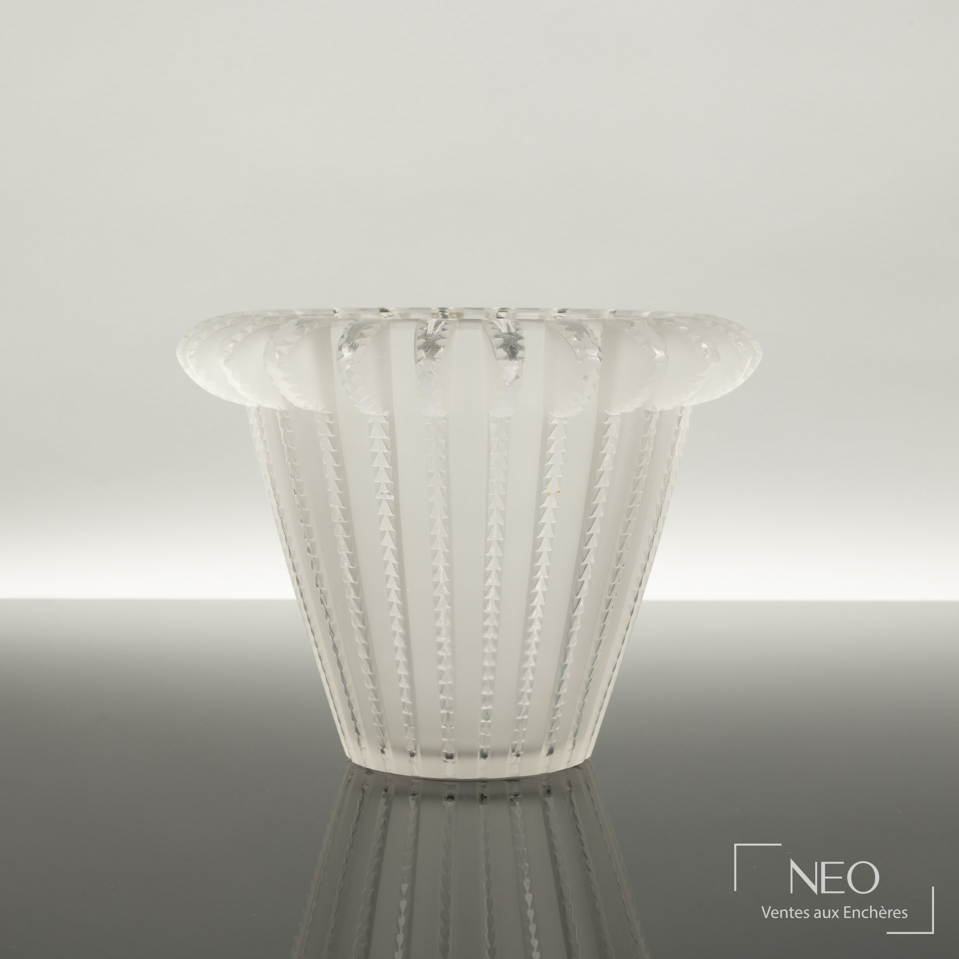 Vase Lalique France Royat en cristal incolore