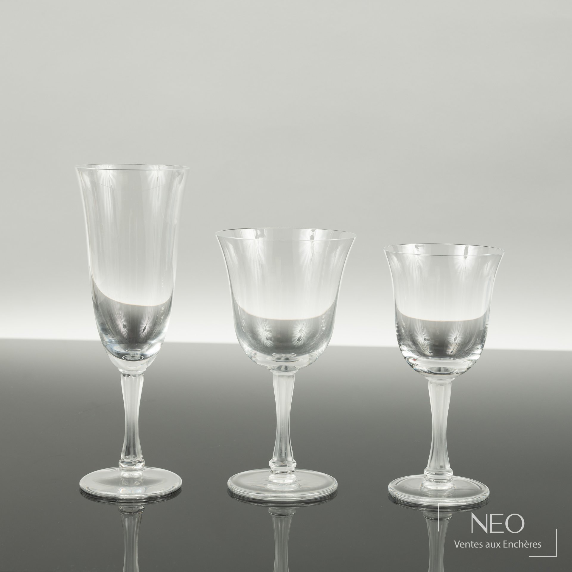 Trois verres Lalique France du modèle Barsac en cristal incolore