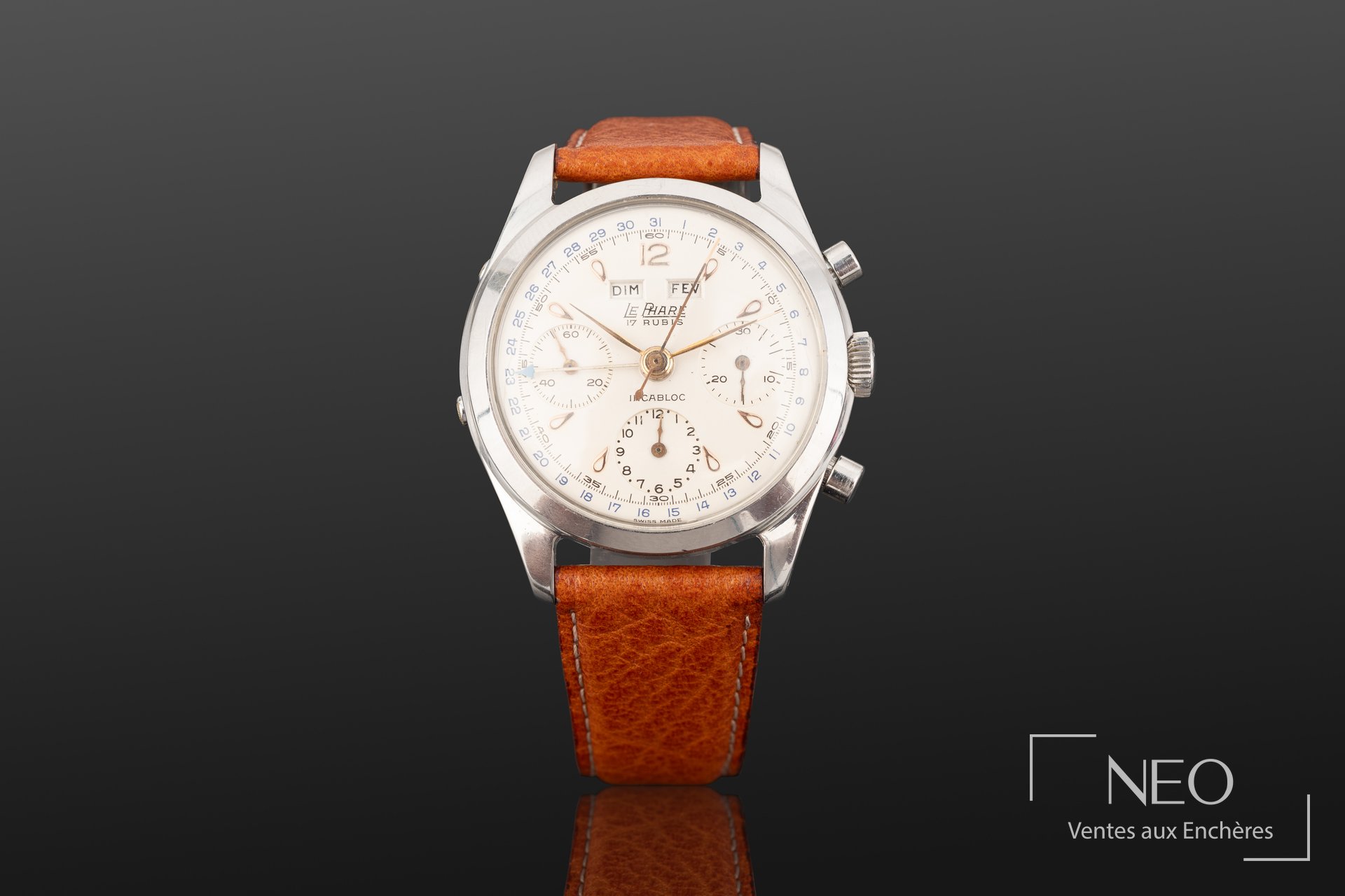Montre Le Phare en acier vue de face