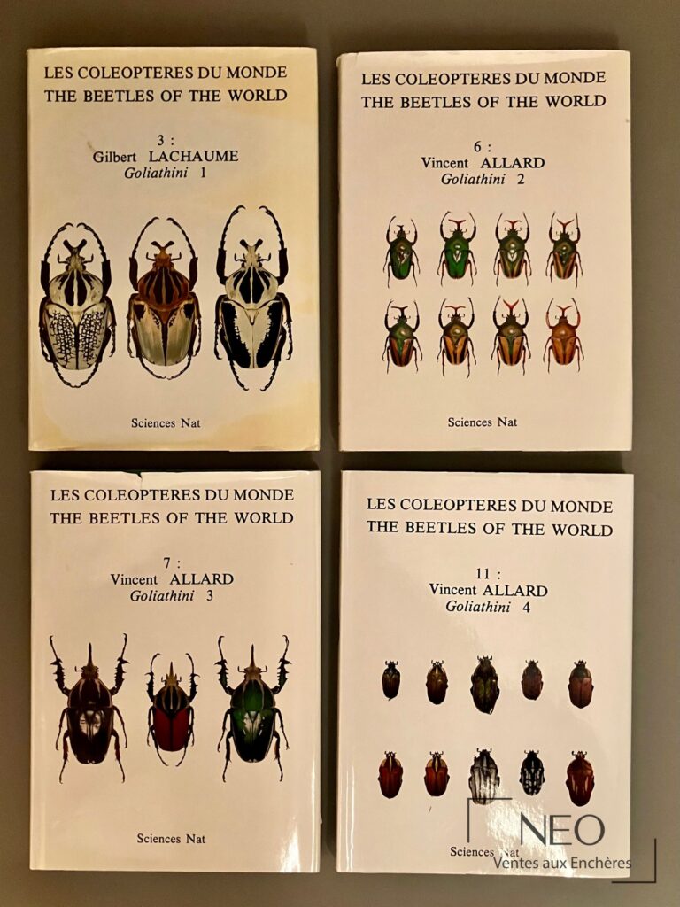 Quatre tomes des Coléoptères du Monde posés de face