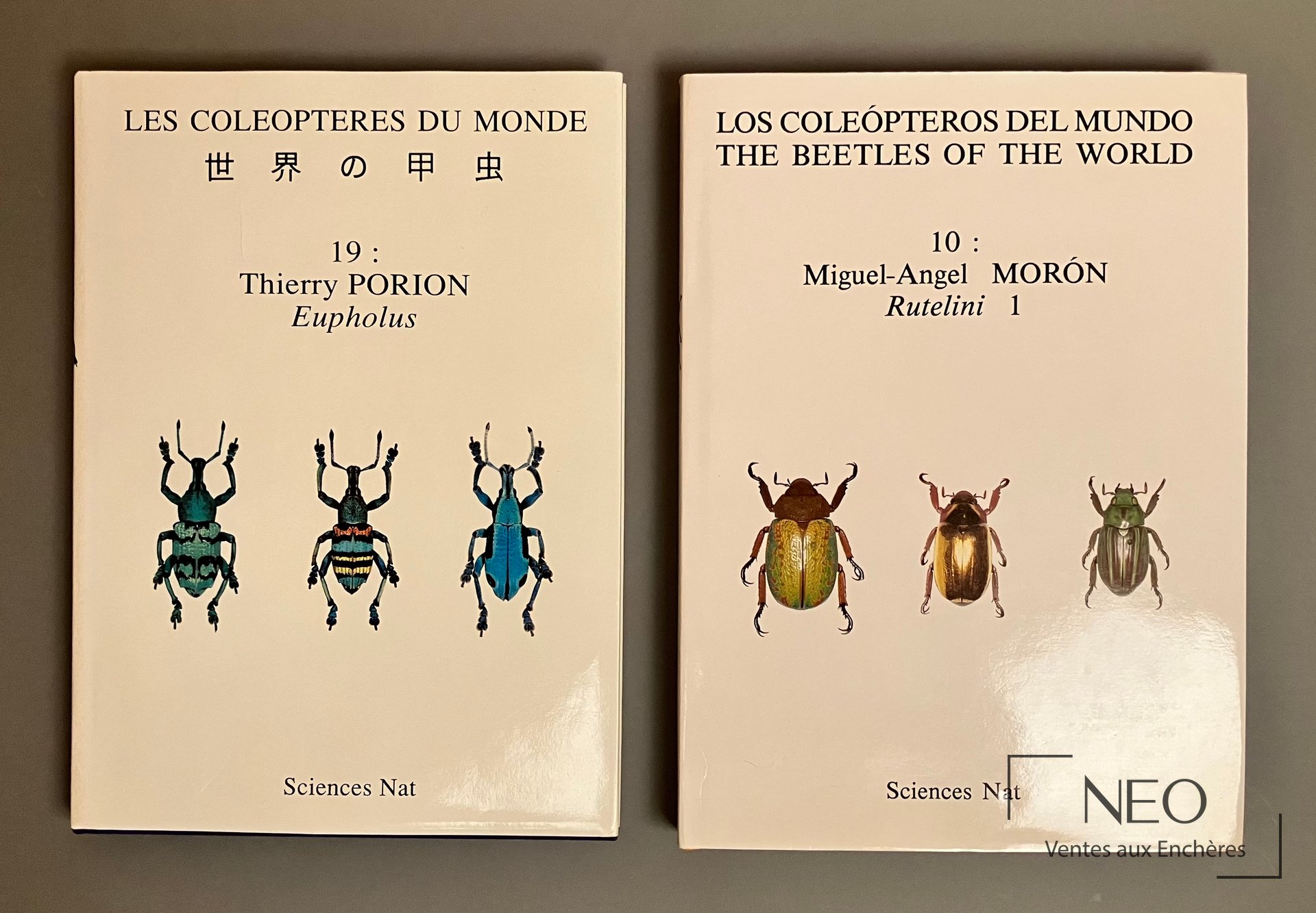 Deux couvertures d’ouvrages Les Coléoptères du Monde