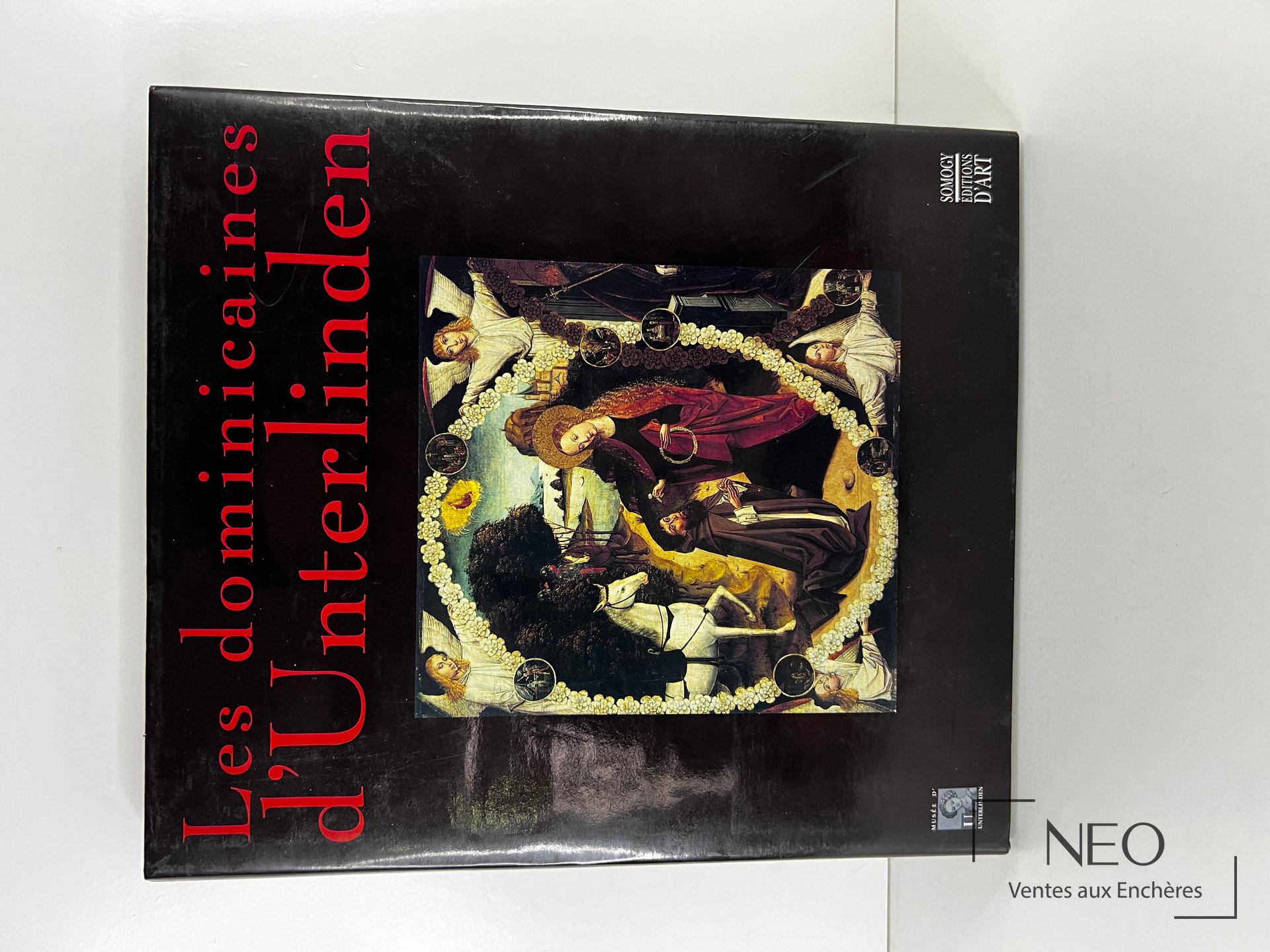 Couverture noire du livre Les Dominicaines d'Unterlinden avec titre rouge et reproduction centrale.