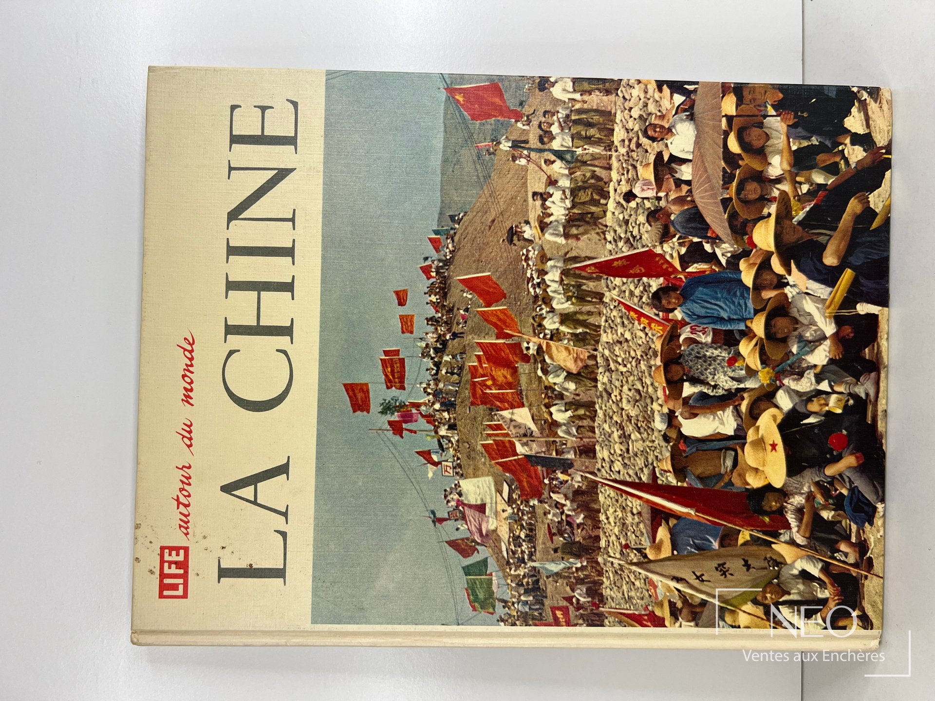 Couverture illustrée du livre Life Autour du Monde
