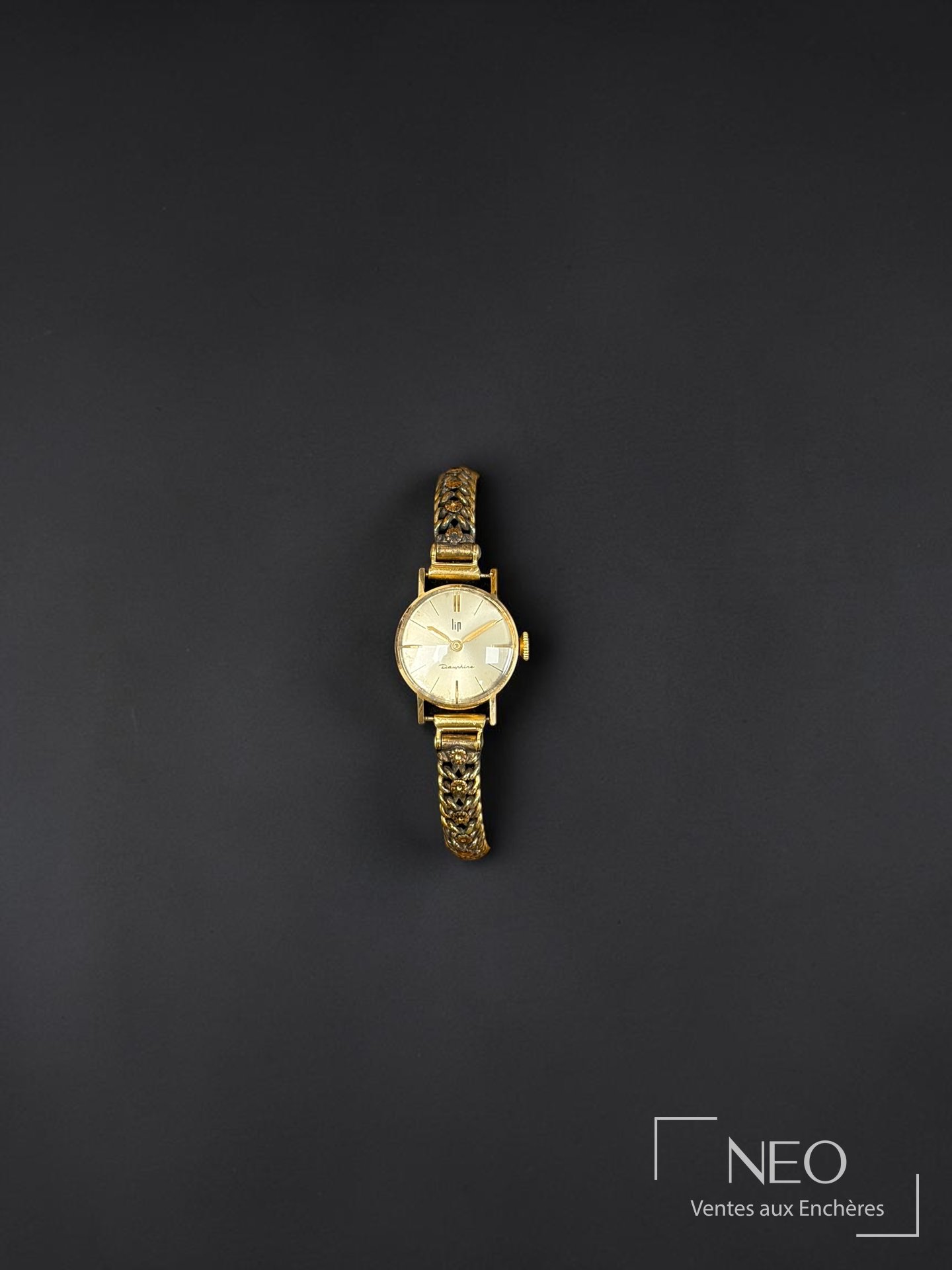 Montre bracelet LIP Dauphine en or jaune
