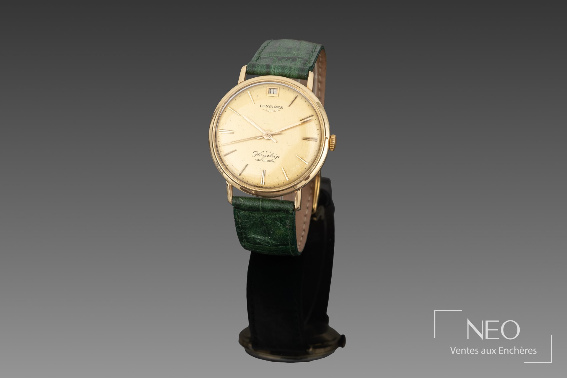 Montre Longines Flagship en or jaune sur support