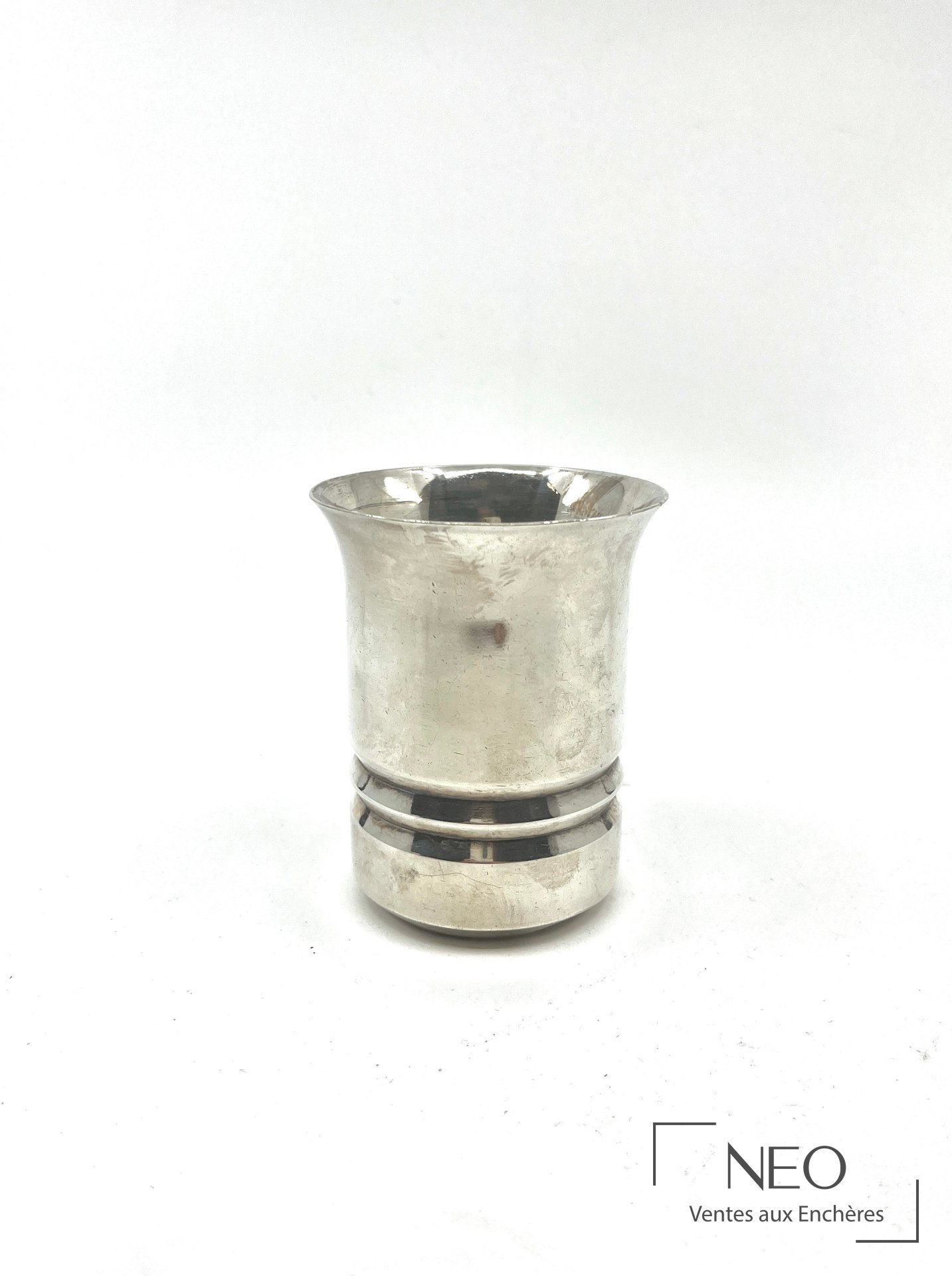 Timbale en argent à panse godronnée