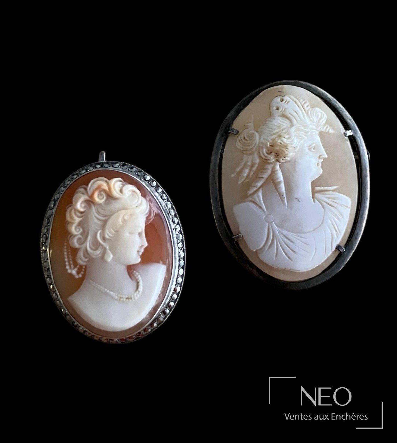 Deux broches camées en argent